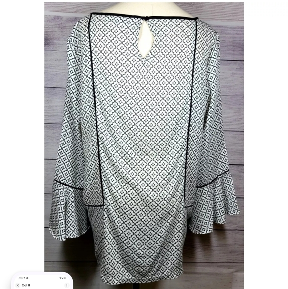 Ann Taylor Loft Top Black White Ruffled Geo Print Bell Sleeve Keyhole Back Small - Picture 3 of 10